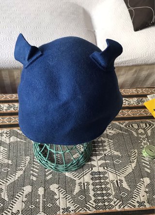 Cappello in lana bluette tipo fantino