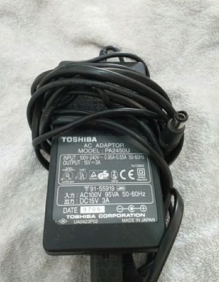 Cargador Toshiba original