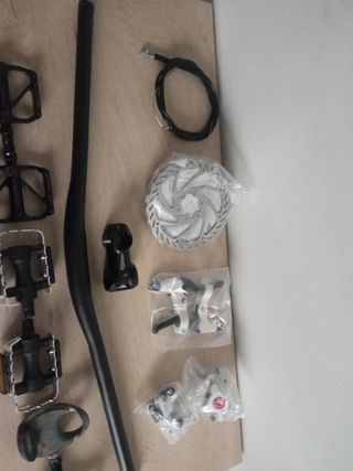 PIEZAS DE BICICLETA POR LOTE O SUELTAS.