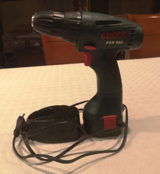 Taladro electrico Bosch + tornilleria + caja