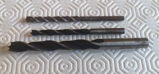 Taladro electrico Bosch + tornilleria + caja