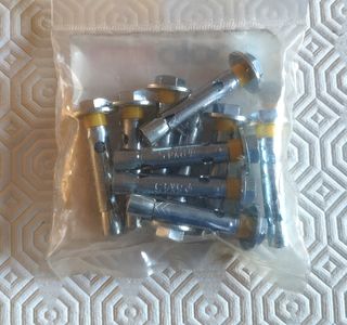 Taladro electrico Bosch + tornilleria + caja