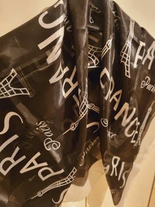 Foulard quadrato con scritte Paris France