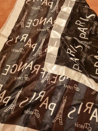 Foulard quadrato con scritte Paris France