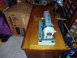 Máquina de coser antigua (ALFA ROYALE)