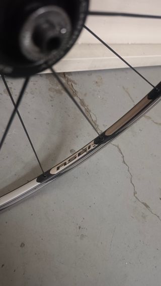 Rueda delantera Shimano