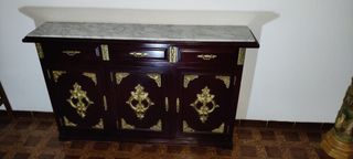 Mueble taquillón antiguo. Con piedra de mármol.