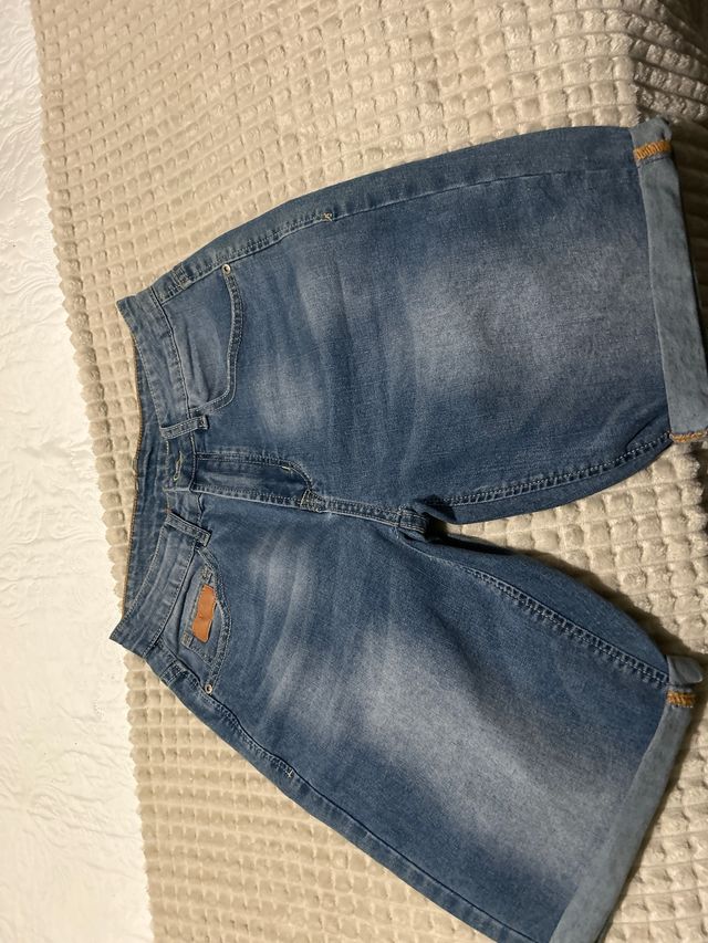 Pantalon vaquero corto