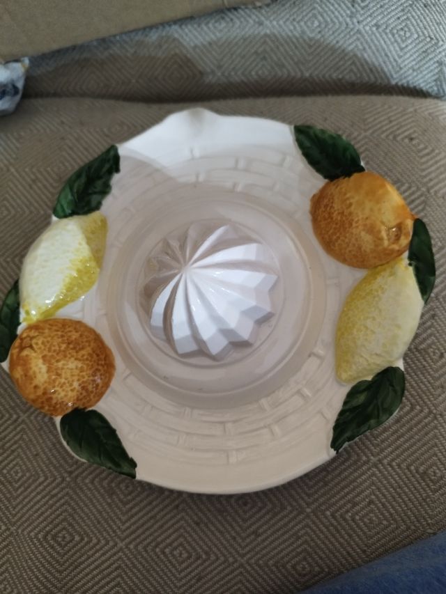 Exprimidor de cerámica