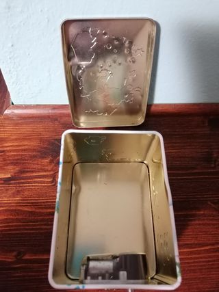 Scatola di latta carillon Christmas vintage