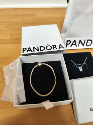 Pulsera Pandora y collar 
