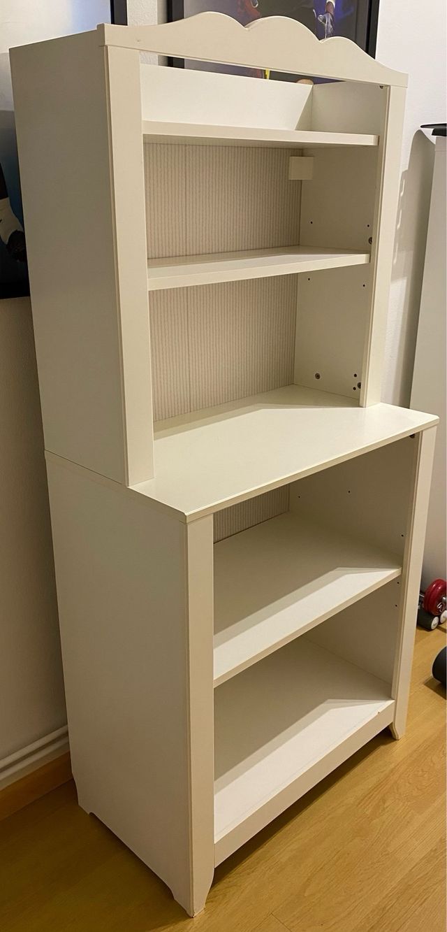 Estantería y cambiador para bebés