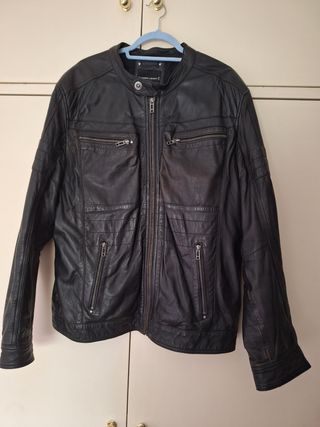 Chaqueta de cuero negro