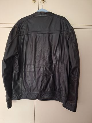 Chaqueta de cuero negro