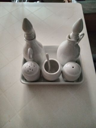 Set olio aceto sale pepe porcellana francese