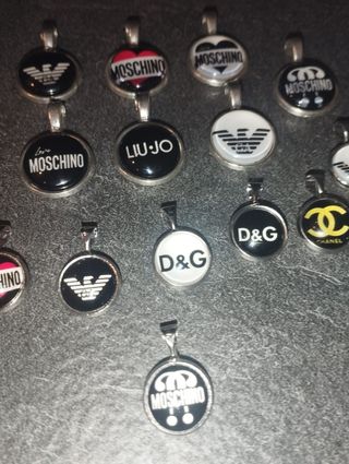 Charm pendente medaglia Armani Moschino