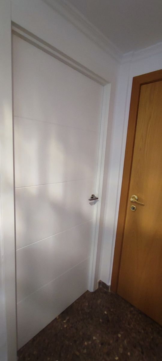 MONTADOR Puertas y Muebles