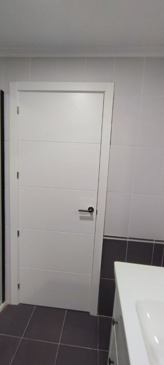 MONTADOR Puertas y Muebles