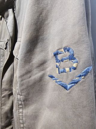 Chaqueta marca Boston, estilo militar
