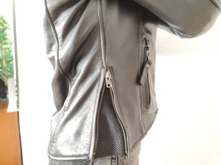 Chaqueta piel moto XS y regalo casco jet