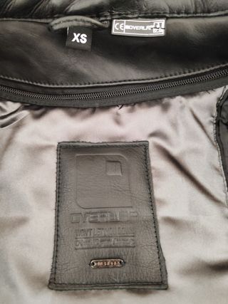 Chaqueta piel moto XS y regalo casco jet