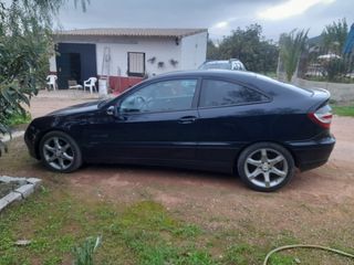 Mercedes-Benz Clase C 2005