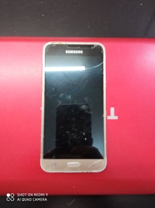 12 Teléfonos móviles antiguos.