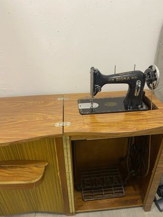 Maquina de coser Sigma antigua