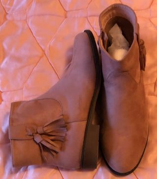 Botines rosa maquillaje piel de ante