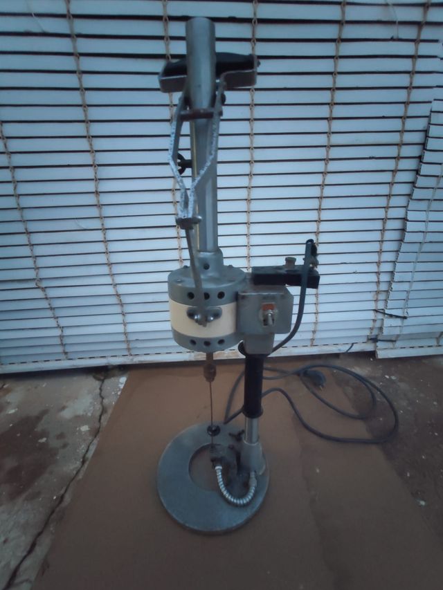 Máquina Perforadora/Marcadora de tela Industrial 