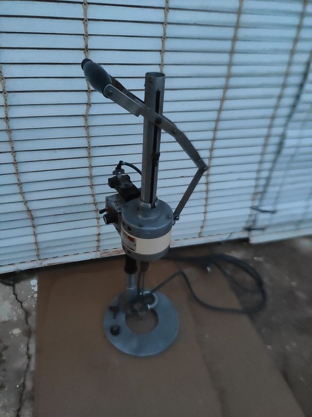 Máquina Perforadora/Marcadora de tela Industrial 