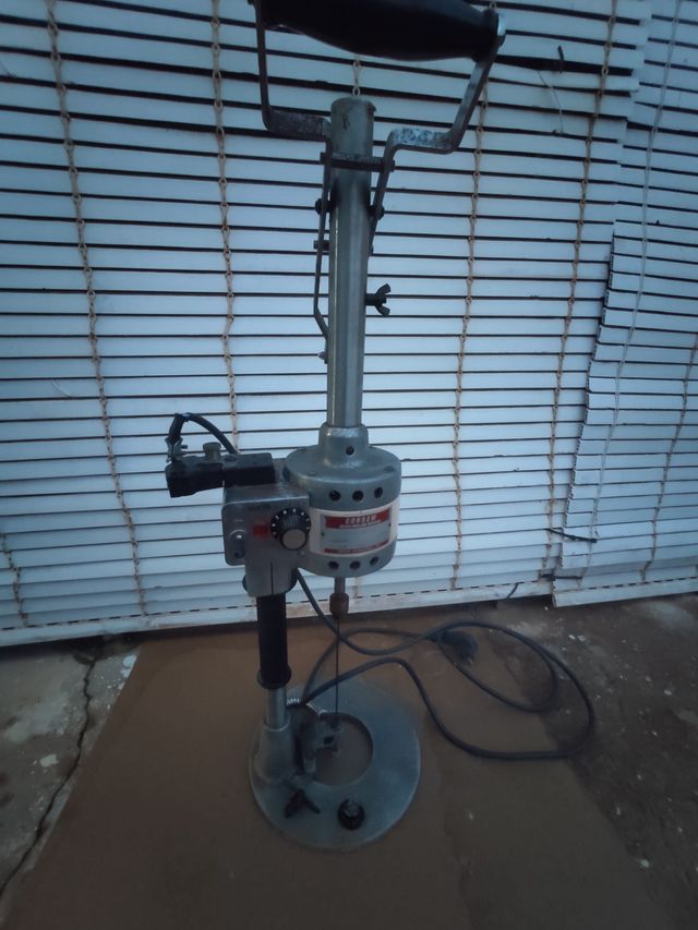 Máquina Perforadora/Marcadora de tela Industrial 