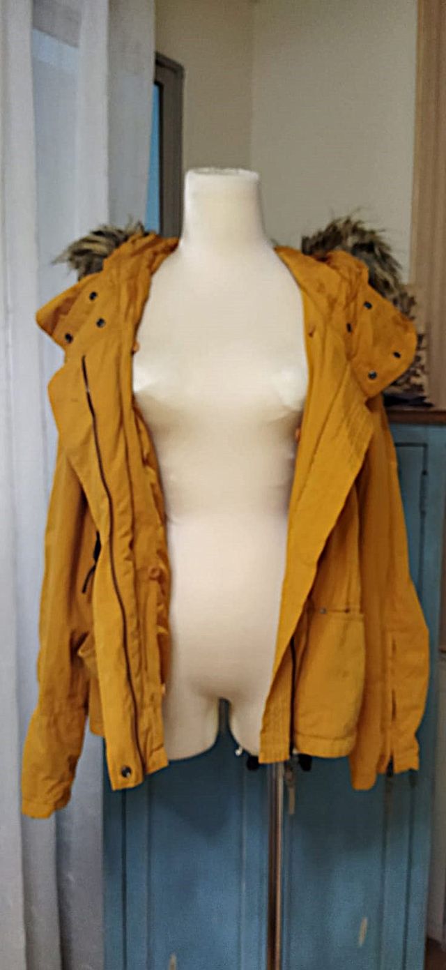 Cazadora con chaleco de Zara