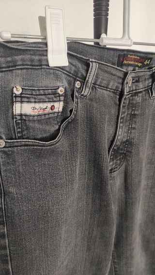 Pantalón vaquero negro