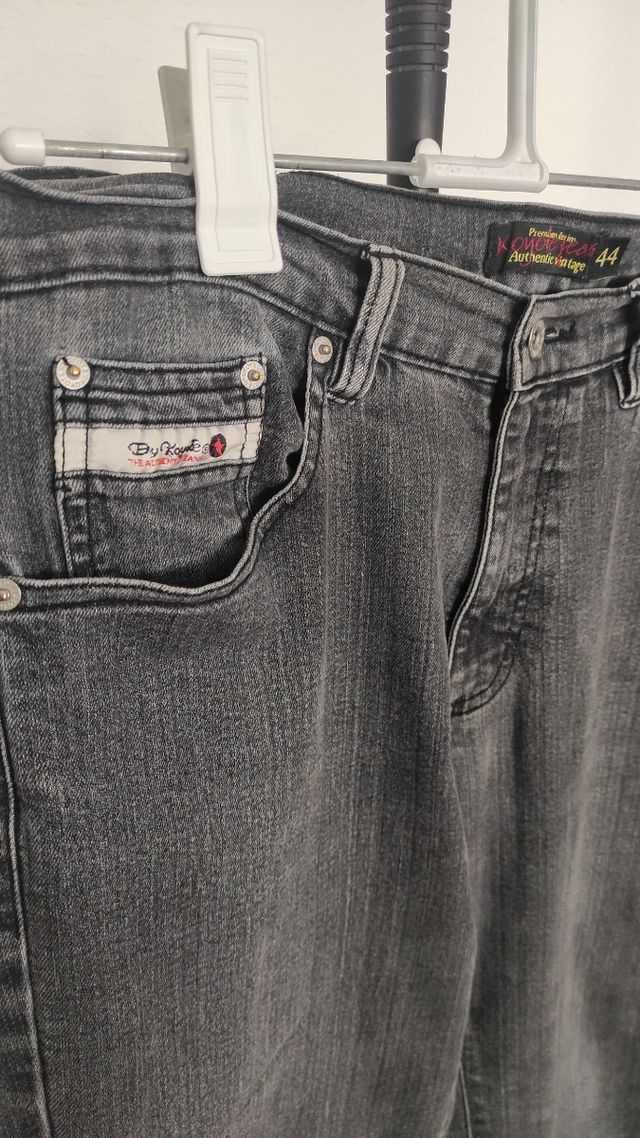 Pantalón vaquero negro