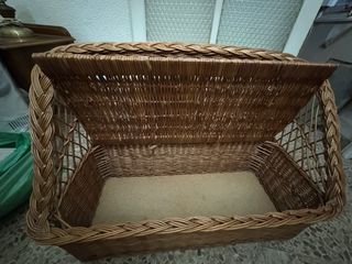 Sofa de mimbre con arcón