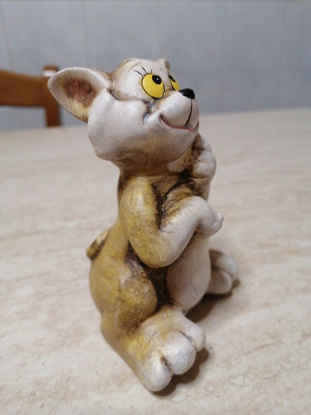 Gatto in terracotta