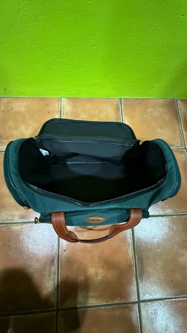 Conjunto maleta y bolsa de viaje