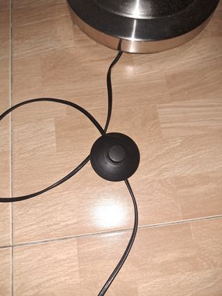 Lampara de pie con brazo articulado