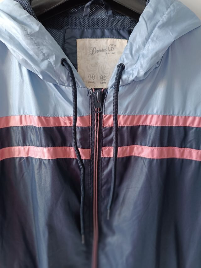 Cazadora deportiva con Capucha de Bershka