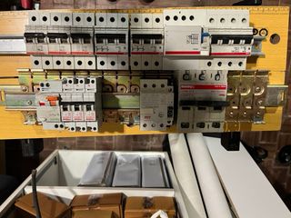 Materiale elettrico 