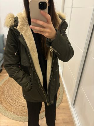 Parka verde Zara