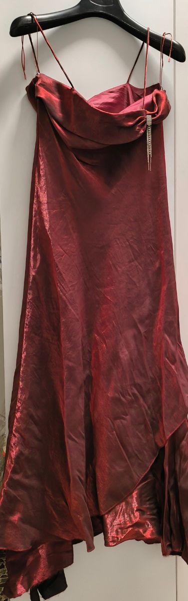 Abito lungo sottoveste bordeaux con stola