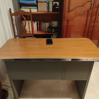 Mesas vintage retro con cajoneras