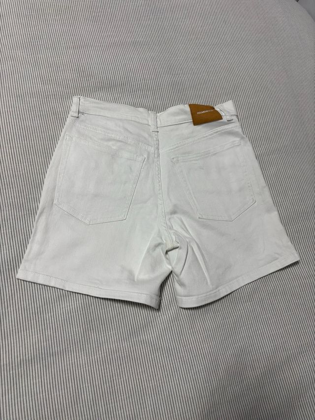 Vaquero corto en blanco