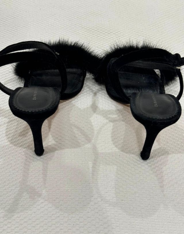 Sandalias de tacón de Zara 