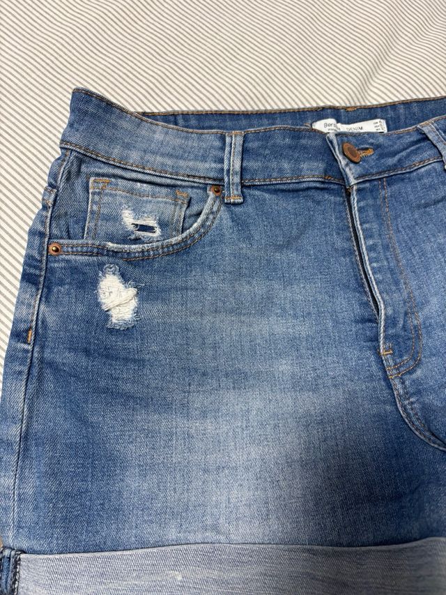 Vaquero corto Bershka