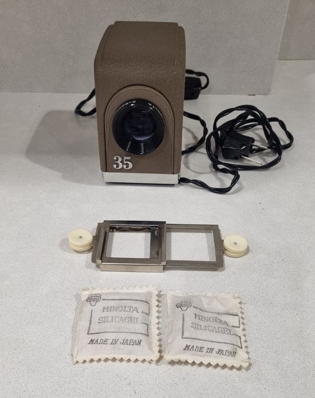 Proyector de diapositivas vintage