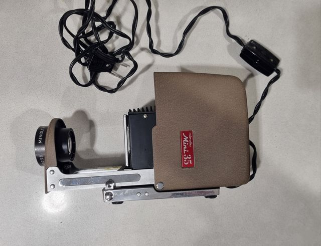 Proyector de diapositivas vintage