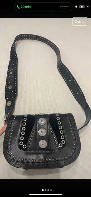 Bolso bandolera piel tachas negro